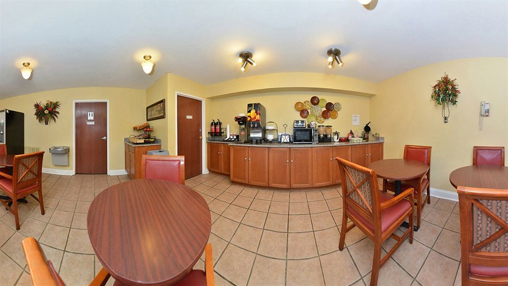 Days Inn By Wyndham Abbeville Exterior photo