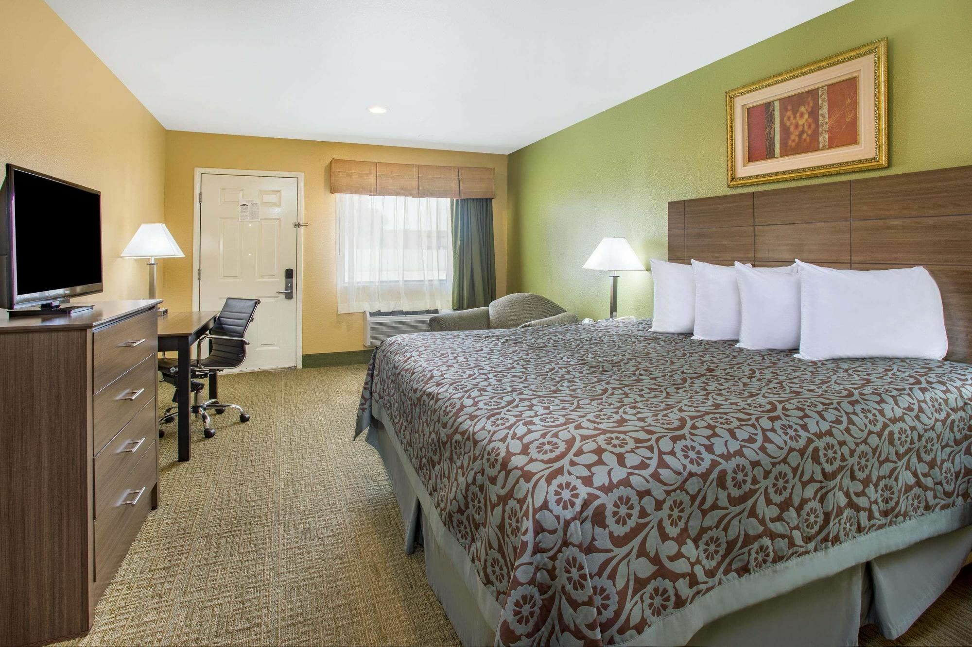 Days Inn By Wyndham Abbeville Exterior photo