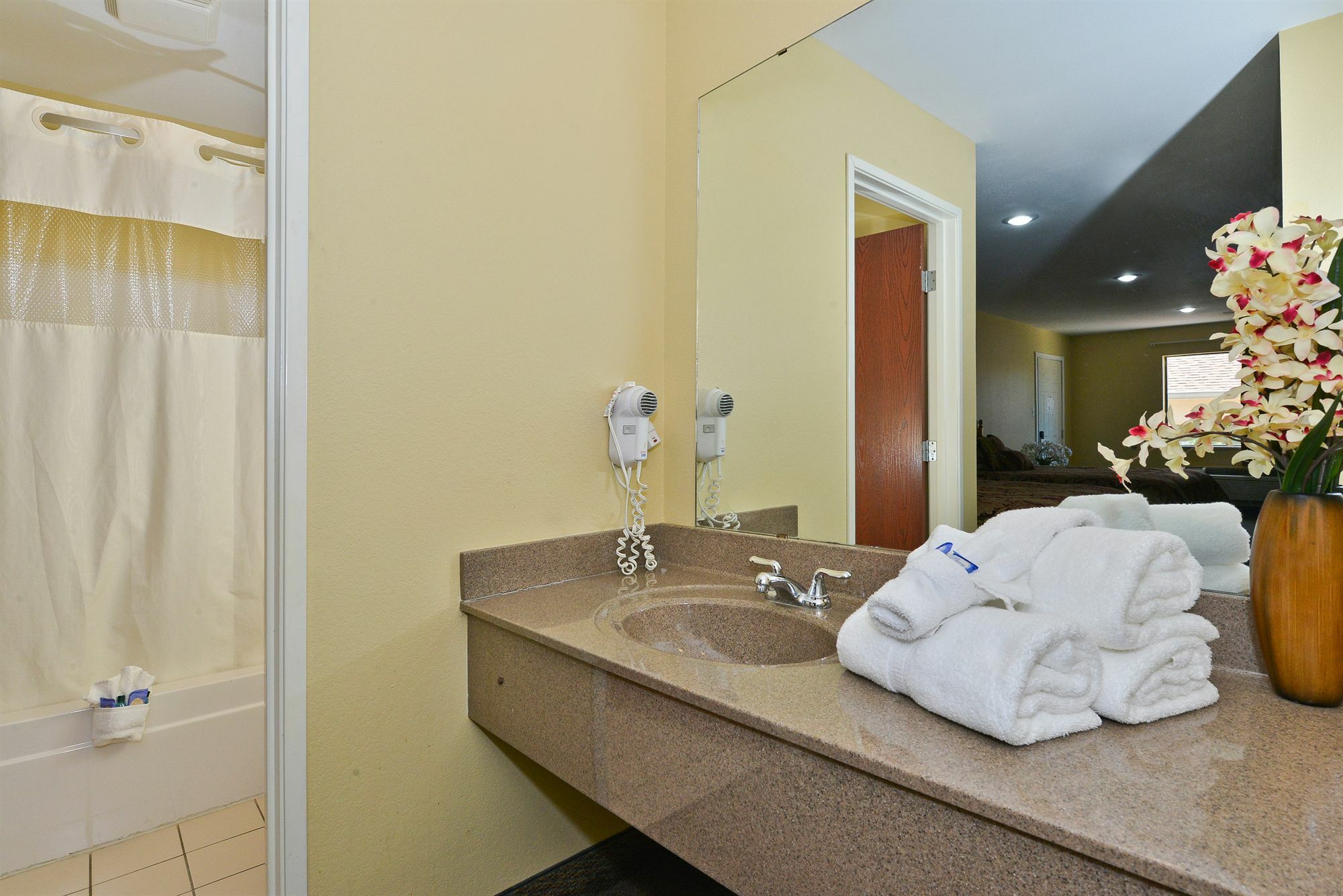 Days Inn By Wyndham Abbeville Exterior photo