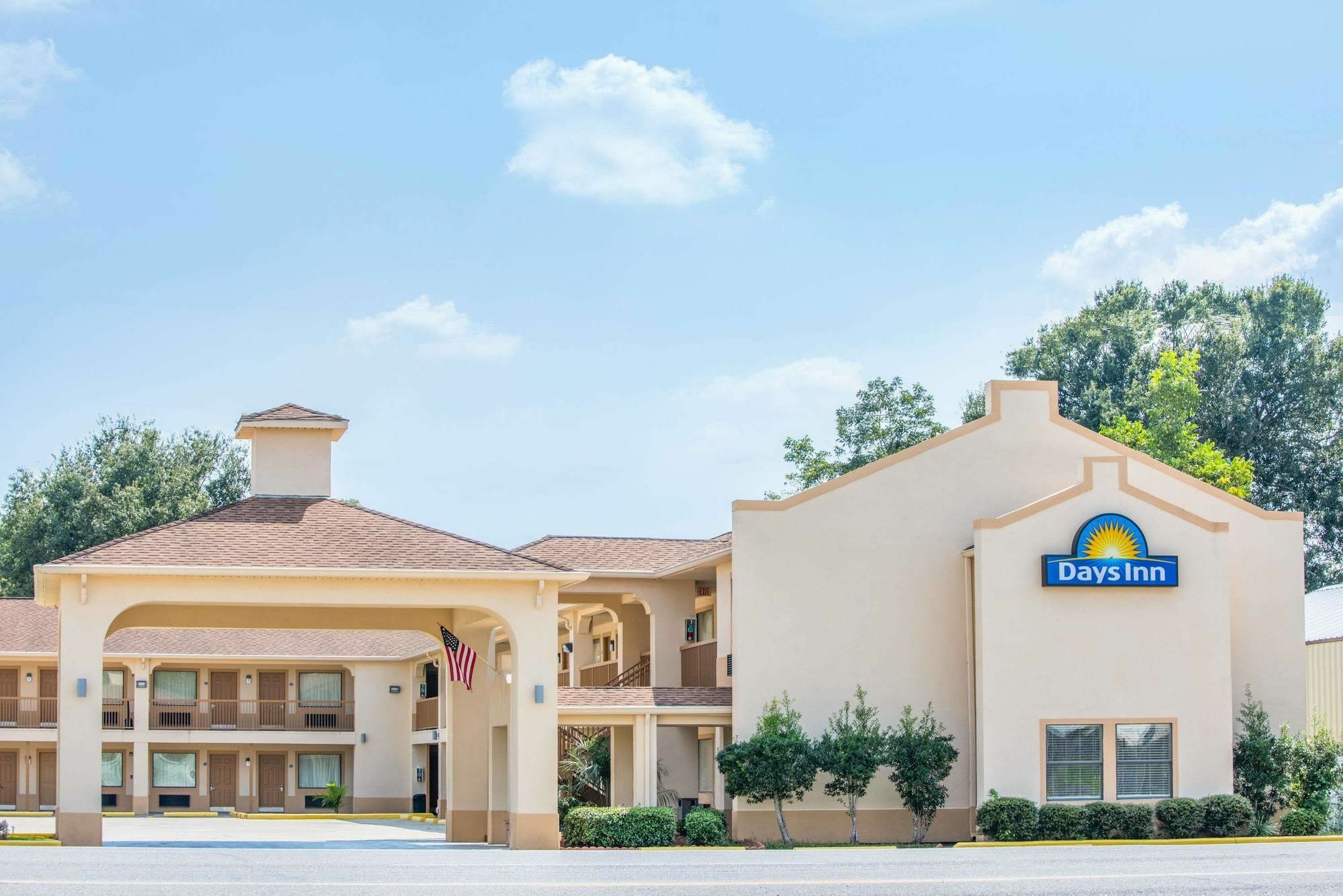Days Inn By Wyndham Abbeville Exterior photo